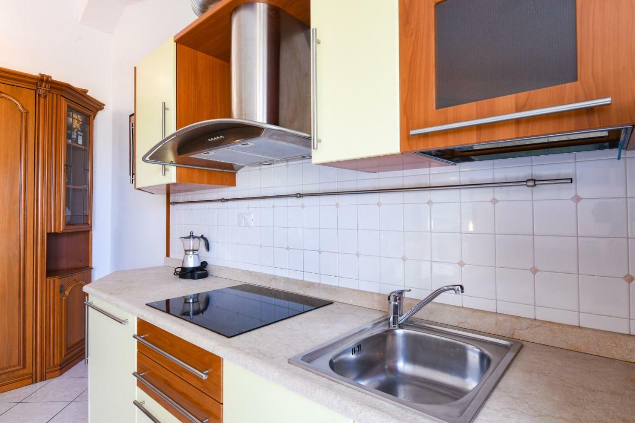 Sarno Apartments Caravaggio Sirmione Exterior photo