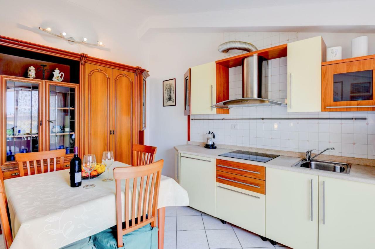 Sarno Apartments Caravaggio Sirmione Exterior photo